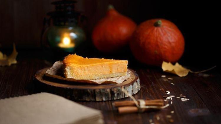 Hafif ve kremsi balkabaklı cheesecake tarifi Misafirler zile basana kadar hazır oluyor