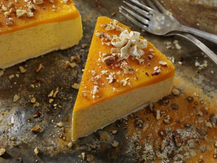 Hafif ve kremsi balkabaklı cheesecake tarifi Misafirler zile basana kadar hazır oluyor