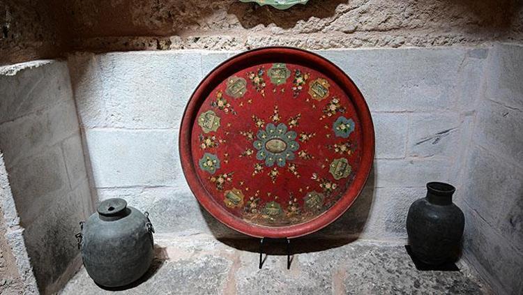 KADINEFENDİLER VE CARİYELER TAŞLIĞI