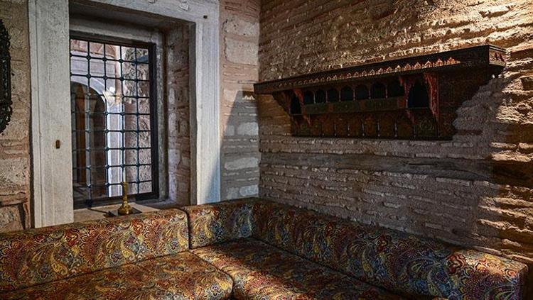 1660LI YILLARIN SONUNDA GERÇEKLEŞEN HAREM YANGININDAN SONRA KURULAN BİR DÜZEN VAR