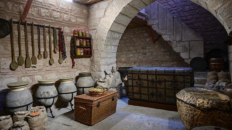 Topkapı Sarayının harem bölümünde yer alan Kadınefendiler ve Cariyeler Taşlığı ziyarete açıldı