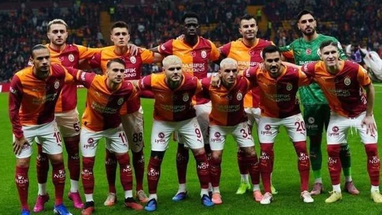 Günay Güvenç’ten Galatasaray’a vefa imzası Futbolu burada bırakacak