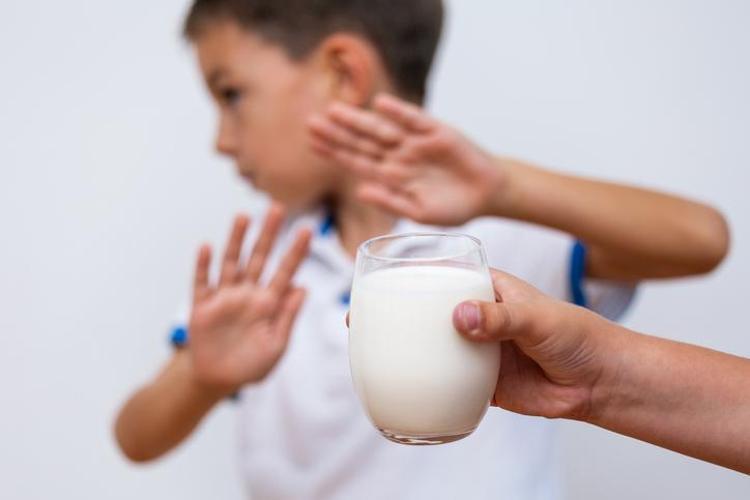 Süt içtikten sonra karnınız şişiyorsa dikkat Vücudunuz alarm veriyor olabilir