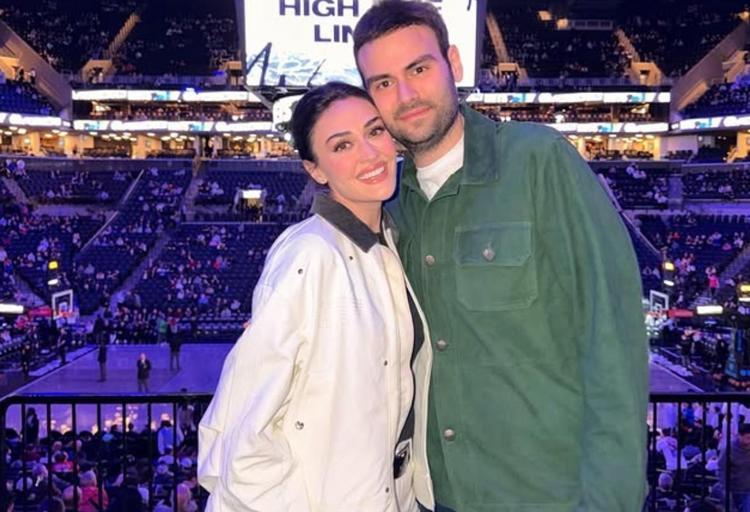 İlişkileri dolu dizgin Esra Bilgiç ve Faruk Sabancıdan yeni kare
