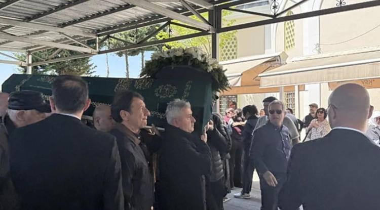Kaya Çilingiroğlunun acı günü Eski eşleri cenazede bir araya geldi