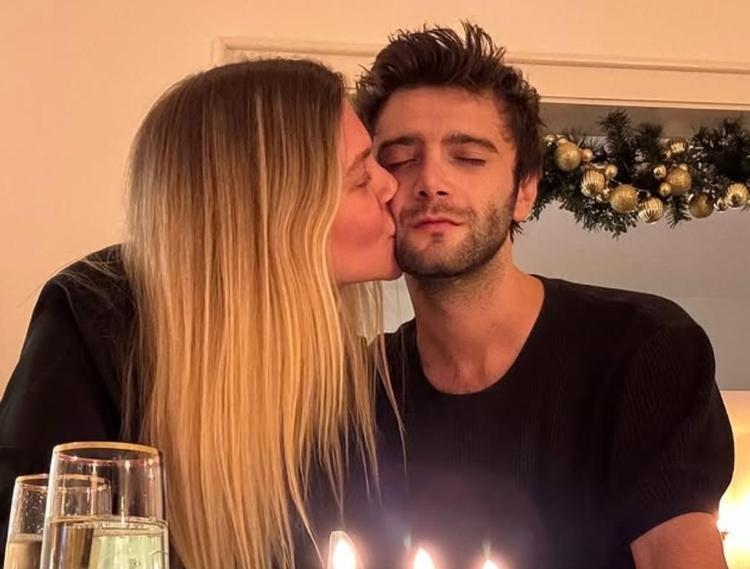 Derya Şensoy ve Yağız Can Konyalı nişanlandı