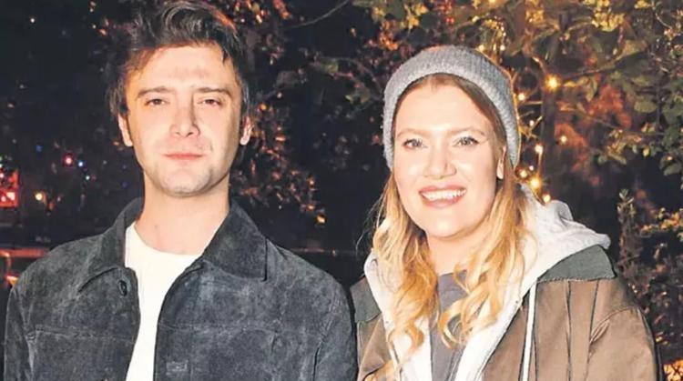 Derya Şensoy ve Yağız Can Konyalı nişanlandı