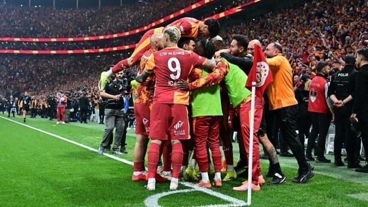 STATTA GÖRSEL ŞÖLEN: DRONE VE HAVAİ FİŞEK GÖSTERİLERİ