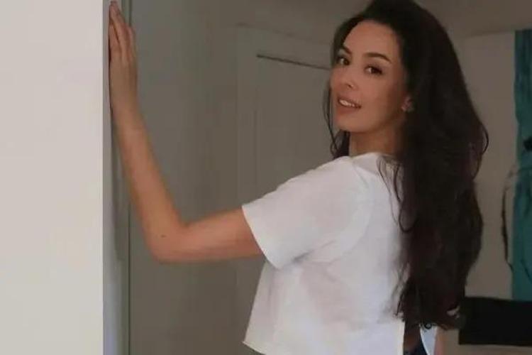 Görenler Azra Akını Ebru Gündeşe benzetti Son hali şaşkınlık yarattı