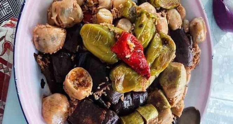 Tam kıvamında soğan dolması tarifi Yumuşacık oluyor, her lokması ağızda dağılıyor