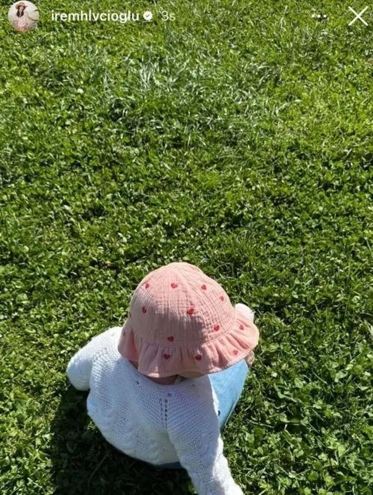 İrem Helvacıoğlu kızını öpücüklere boğduğu anları paylaştı