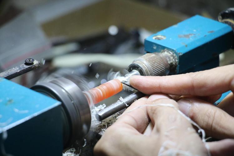 Babasından öğrendi, tüm dünyaya satıyor Engel yürekte olmasın sözleriyle herkese umut oldu
