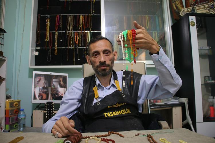 Babasından öğrendi, tüm dünyaya satıyor Engel yürekte olmasın sözleriyle herkese umut oldu