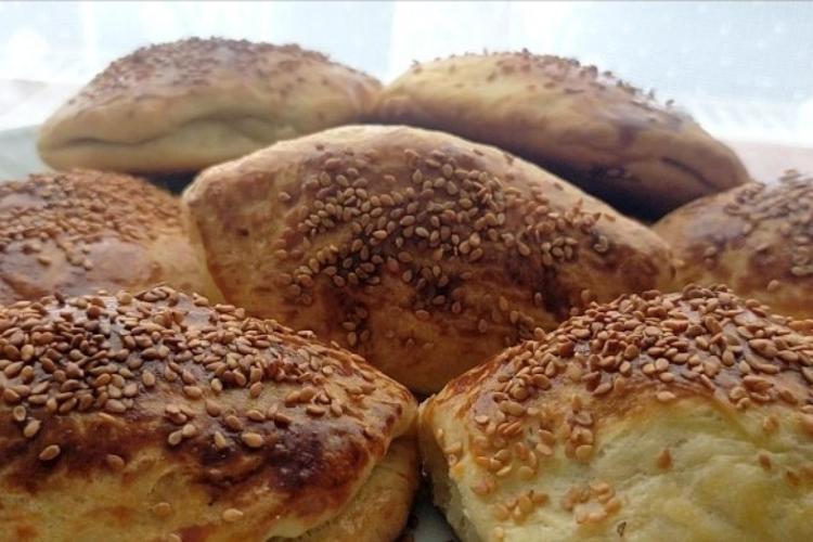 Günlerce bayatlamayan poğaça tarifi Kıvamı yumuşacık oluyor, asla sertleşmiyor