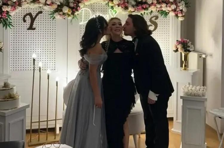 EN MUTLU GÜNLERDENDİ