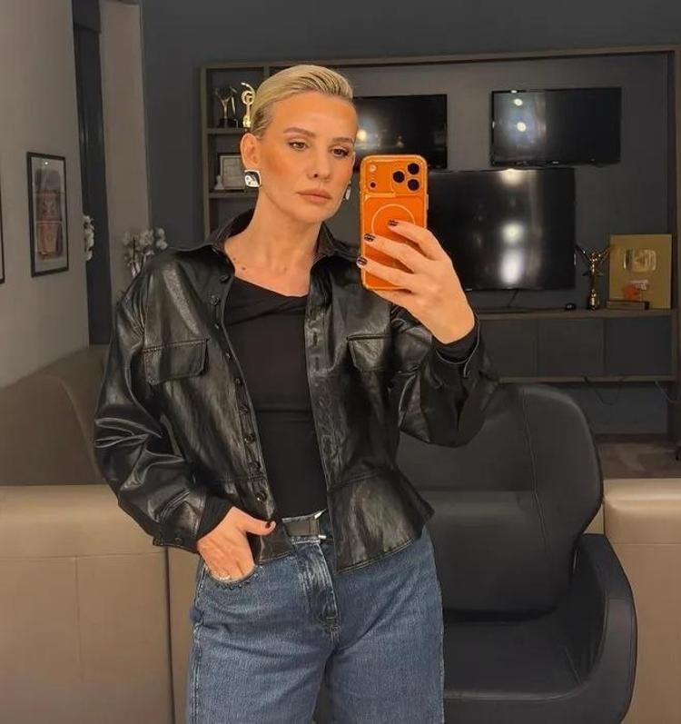 Esra Eroldan 44. yaşa nostaljik selam