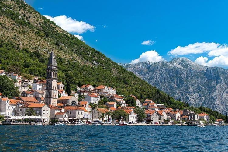 BALKANLARIN GÖZ BEBEĞİ: KARADAĞ