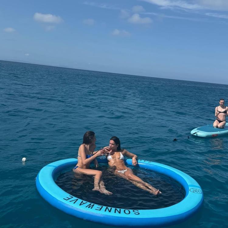 Dua Lipadan peş peşe tatil pozları Maksimum keyif modu