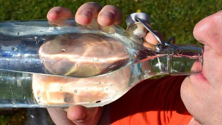 Günde kaç litre su içmek sağlıklı Meğer herkes aynı hataya düşüyormuş