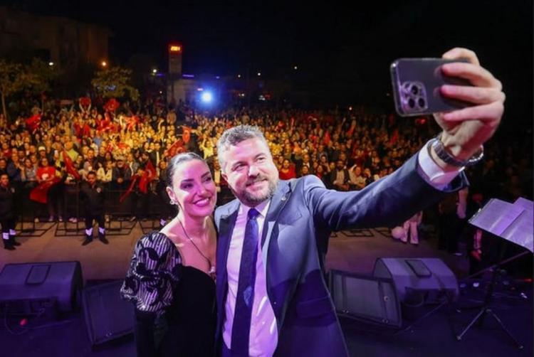 EVLENİYORLAR