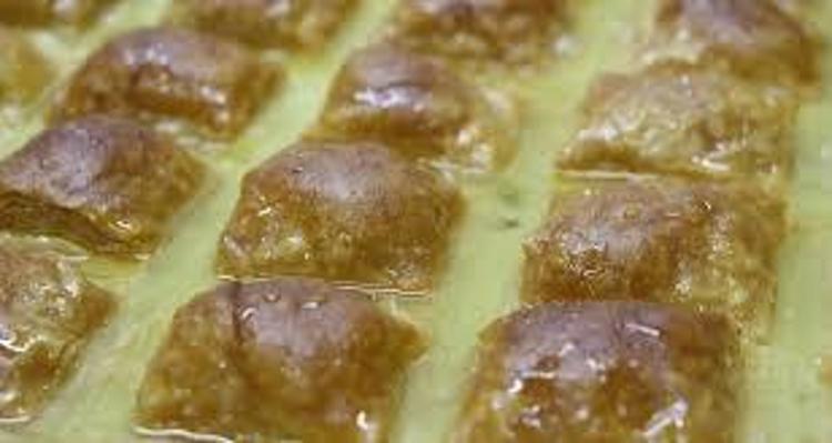 Karadenizin damak çatlatan tatlısı Herkes onu börek zannediyor ama değil