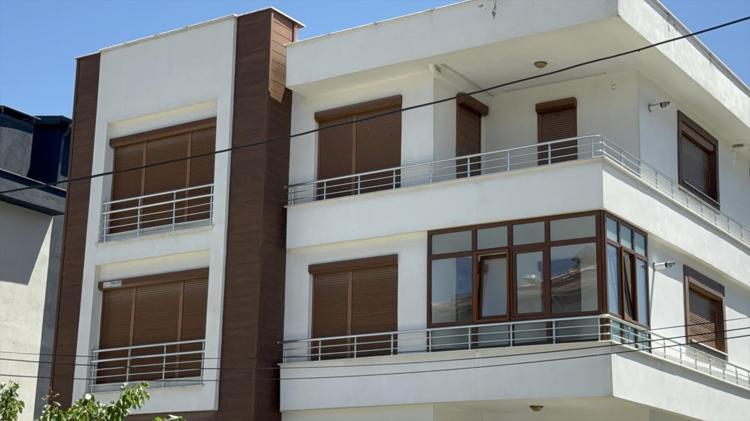 Parkta elleri kanlı bulundu Hukuk öğrencisi anne ve babasını katletti