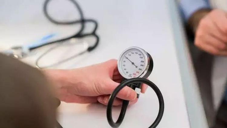 Sessizce ilerliyor, organları bitiriyor Uzmanından hayati uyarı: Ölçmediğiniz tansiyon sizin değildir