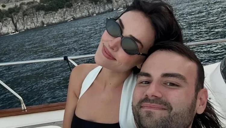 Esra Bilgiç aşkını ilan etmeye doyamıyor Sevgilisi Faruk Sabancı hep kadrajında