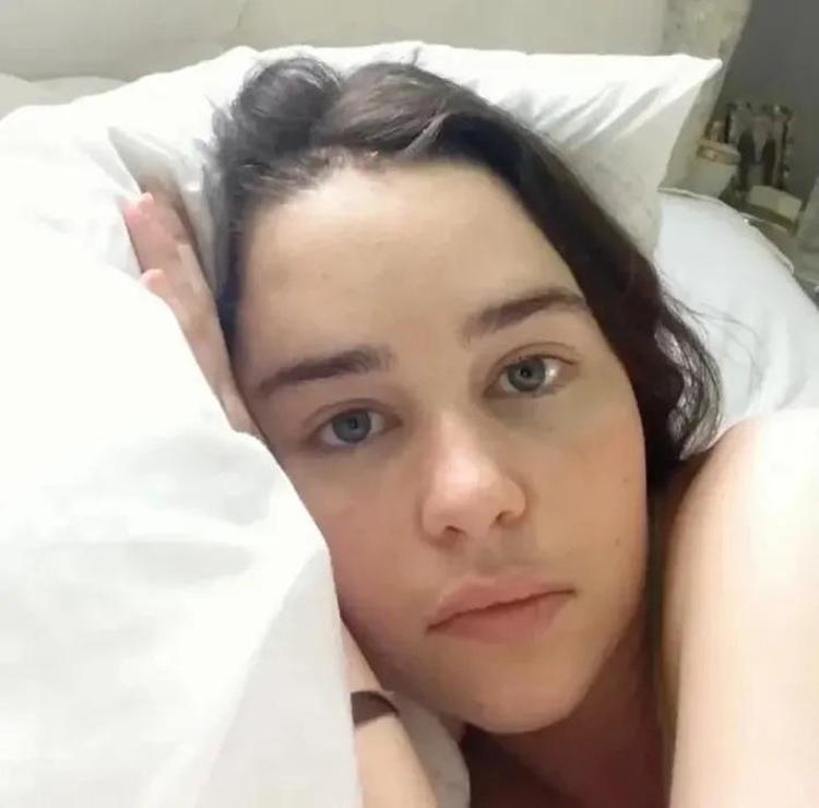 İki kere beyin kanaması geçiren Emilia Clarke: Kendimi ölmeye mahkum sandım