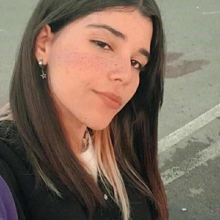 İnce bağırsak ameliyatı sonrası 30 kiloya düştü 17 yaşındaki Ünzile yaşam mücadelesi veriyor