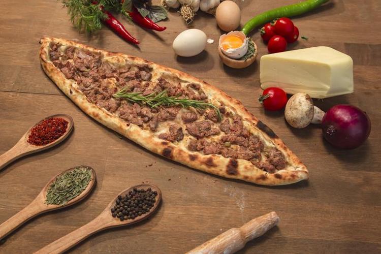 Dumanı üstünde tüten pide tarifi İçi sulu sulu, dışı çıtır çıtır oluyor