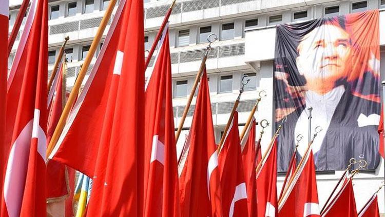 GENÇLİĞE VE GELECEĞE ODAKLI MESAJLAR