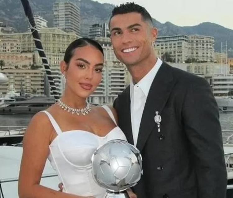 Cristiano Ronaldo’nun nişanlısı Georgina Rodriguez imajını tamamen değiştirdi