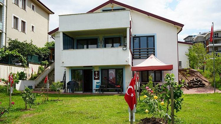 BAHÇEDE FİDANLAR