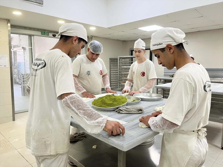 ‘DÜNYANIN HER NOKTASINA BAKLAVA ULAŞTIRIYORUZ’