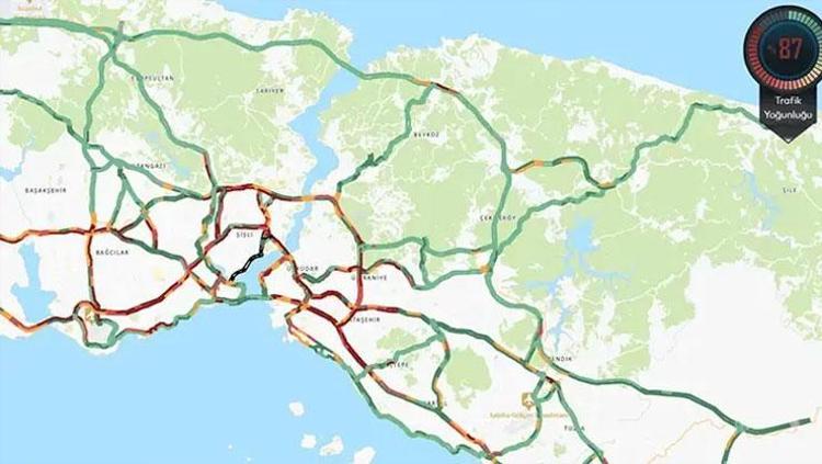 TRAFİK KİLİTLENDİ