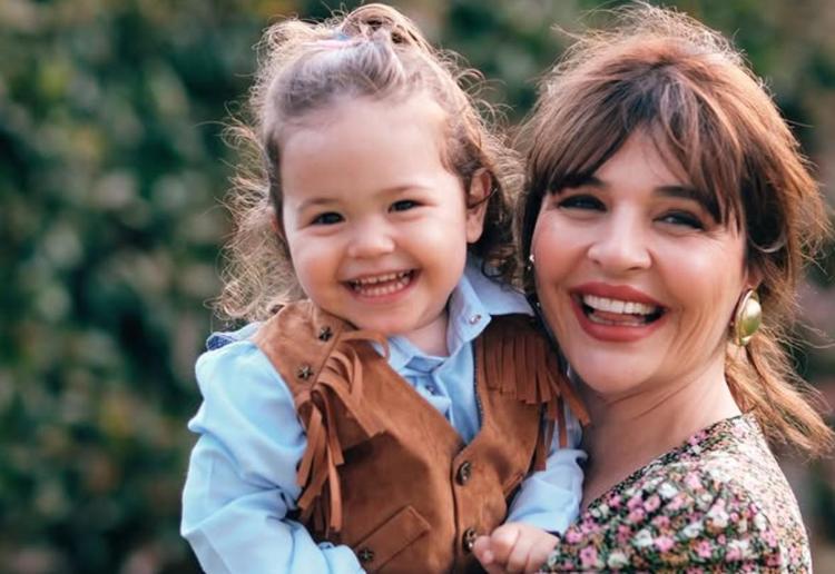 Gonca Vuslateri ile kızı Asyadan yeni kareler Beğeni ve yorum yağdı