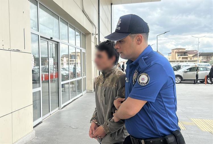 Durdurulamayan firarinin son vukuatı Bu kez de kendi evini kül etti