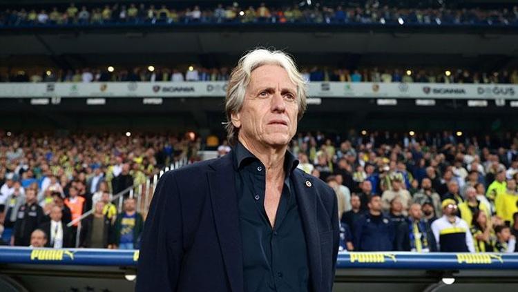 Şampiyonluk sonrası Fenerbahçe sözleri ‘Belki de tamamlanması gereken bir hikayem vardır’