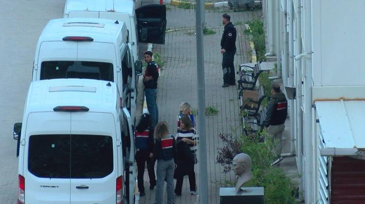 Ünlülere uyuşturucu operasyonunda yeni gelişme Türkan Şorayın kızı Yağmur Ünal da gözaltında
