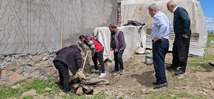 Yer: Muş Dehşetin boyu tam 3 metre Mahalleli korkudan dışarı çıkamıyor