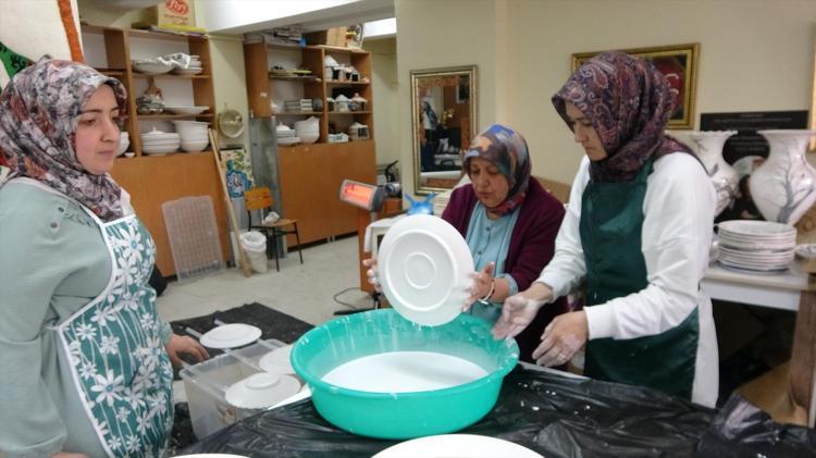 Okuyup vali mi olacaksın diyenlere inat yaptı 56 yaşındaki 4 çocuk annesinin herkesi utandıran azmi