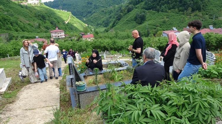 Çocukların yüzünü güldüren asırlık gelenek Şeker, pasta, kurabiye... Ne ararsan var