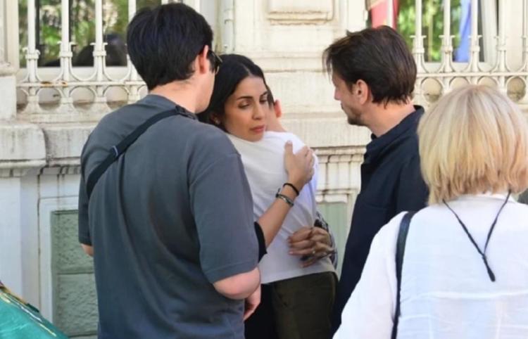 BABAANNESİNİN ARDINDAN GÖZYAŞLARINA BOĞULDU