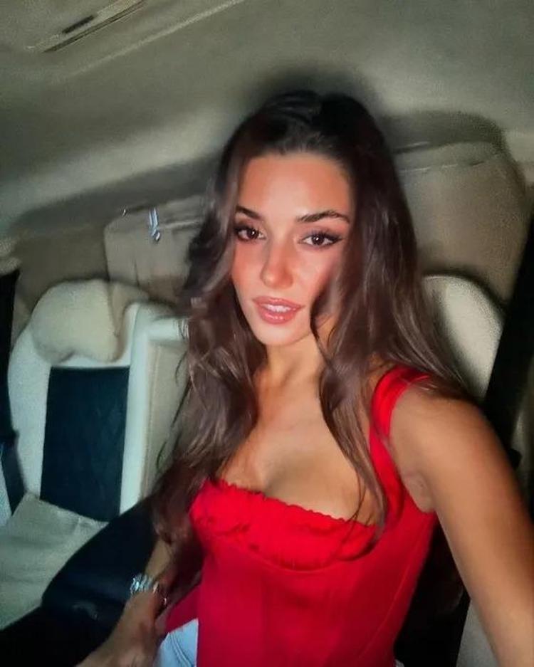 Hande Erçel Cannesda ilk 10a giren tek Türk oldu