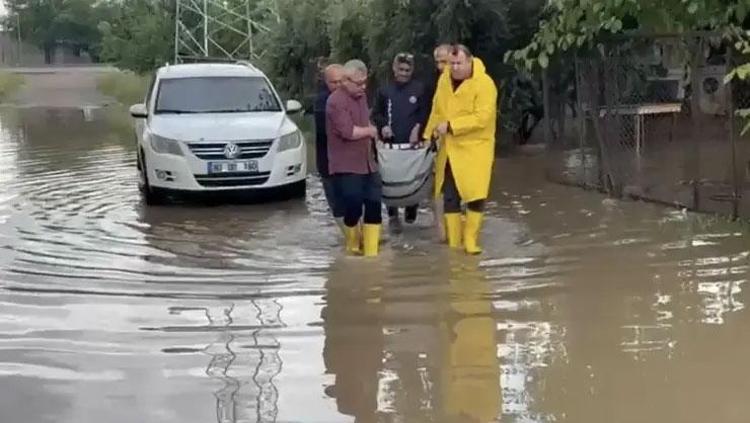 SELDE MAHSUR KALAN KADIN KURTARILDI
