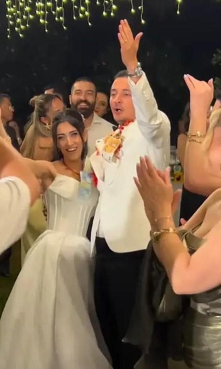 Yağmur bastırdı, mağdur çiftin imdadına Karsu Yetişti