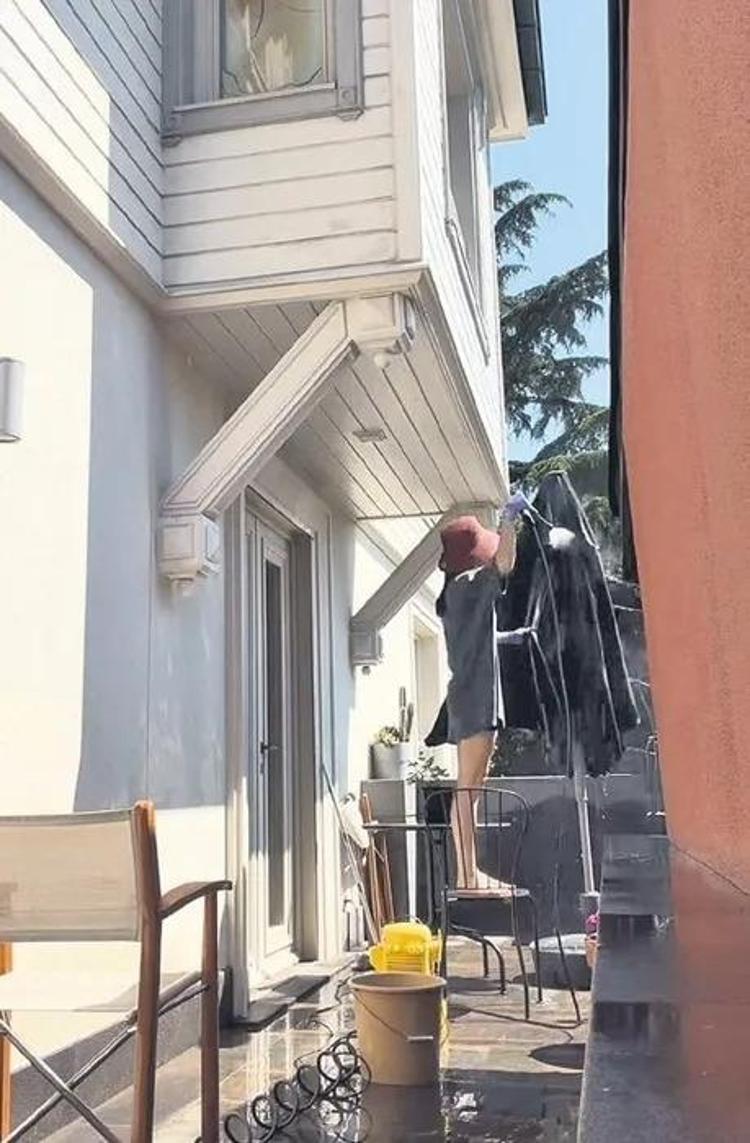 Cemre Kemer’den bayram temizliği paylaşımı