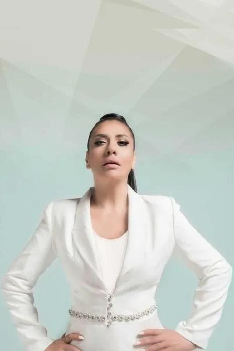 Işın Karaca eridi bitti Neredeyse kemikleri sayılacak