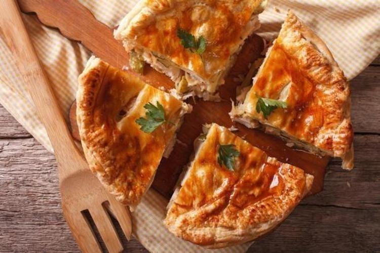 Bunu hangi börekçiden aldın diyecekler Kısa sürede tavada puf puf kabaran böreğin püf noktaları
